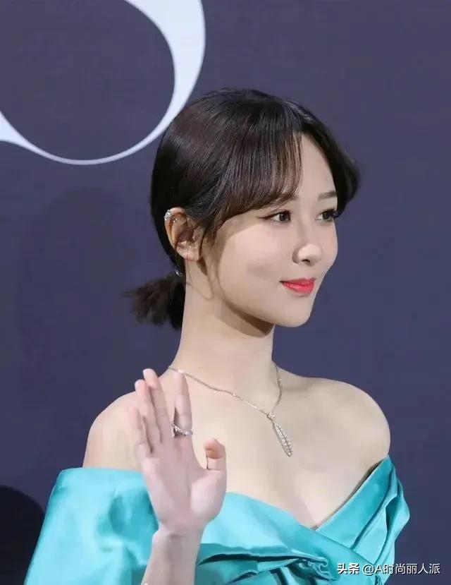 杨紫的惊艳写真照,杨紫牛仔短裤写真照片