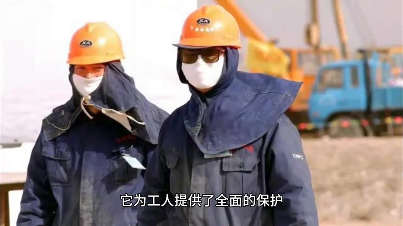 在雾气缭绕的山城重庆，隐藏着一家神秘的服装店名