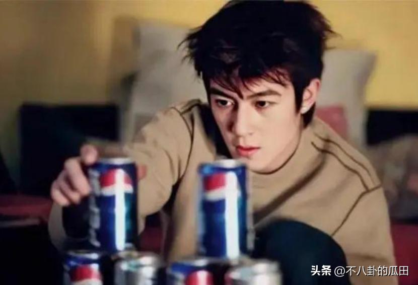 痞帅港风男明星年轻时的颜值,痞帅行走的荷尔蒙男明星