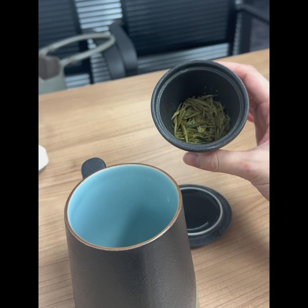 为了生存努力赚钱过得自在,为了生存要赚钱糊口