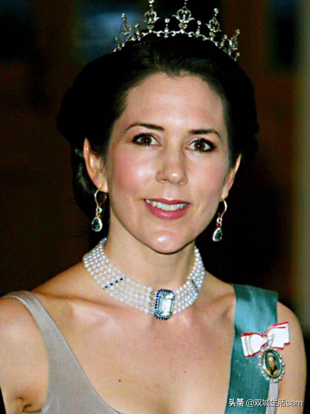 海蓝宝皇室王冠,海蓝宝英国女王王冠