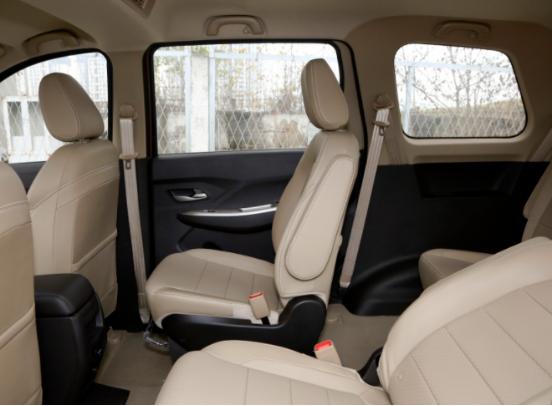 2021款五菱宏光s买哪个配置最划算,五菱宏光s1和五菱宏光s配置对比