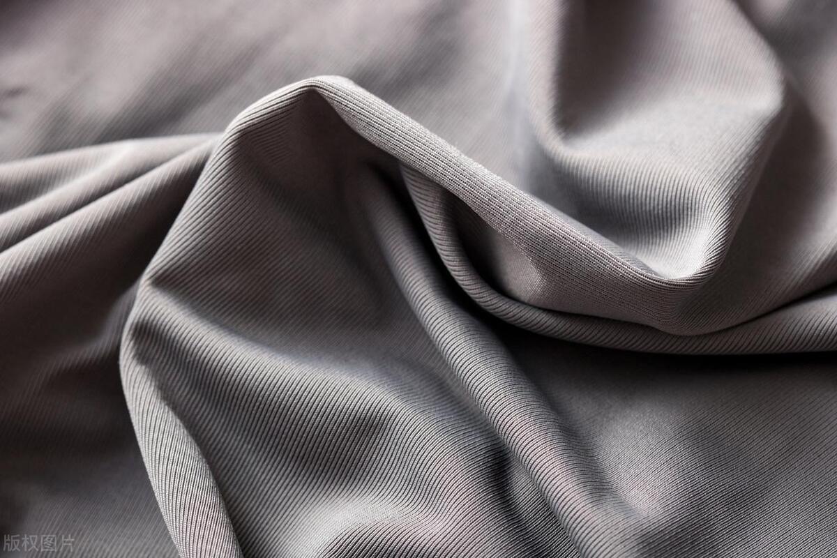 中年男人夏季穿什么鞋,偏瘦中年男士夏季穿衣搭配