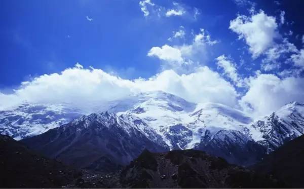 这条惊艳奇绝的公路,行走在天山脊梁上的最美景观公路