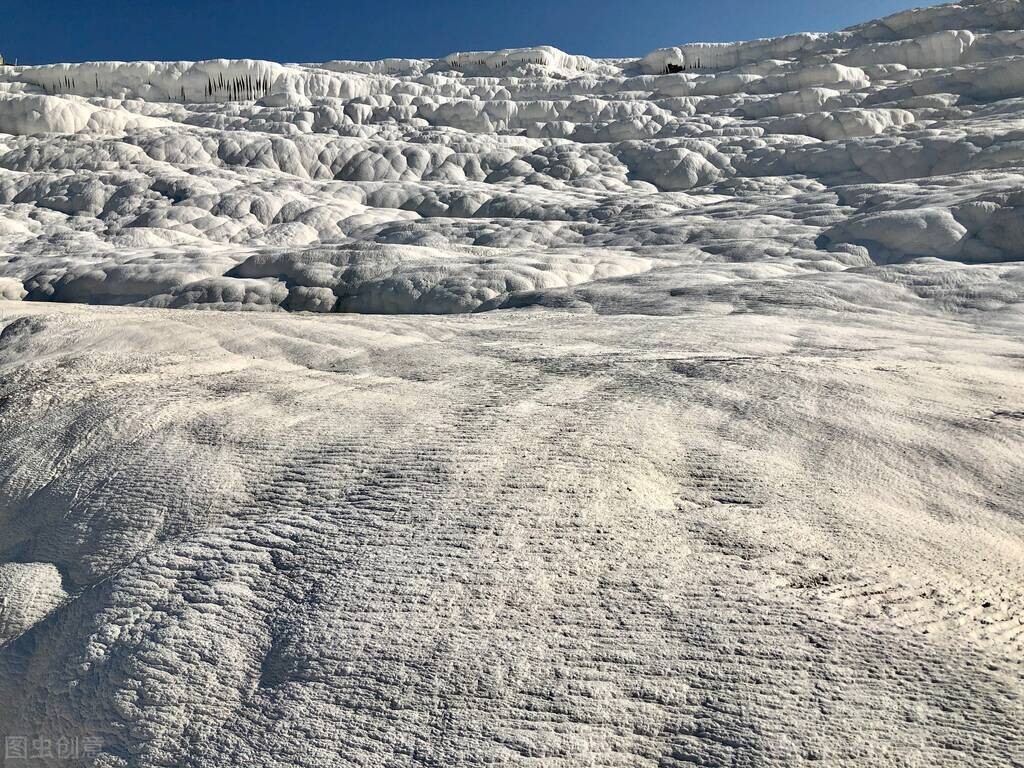 元素周期表揭示了物质世界的秘密,一个原子的旅行绘本