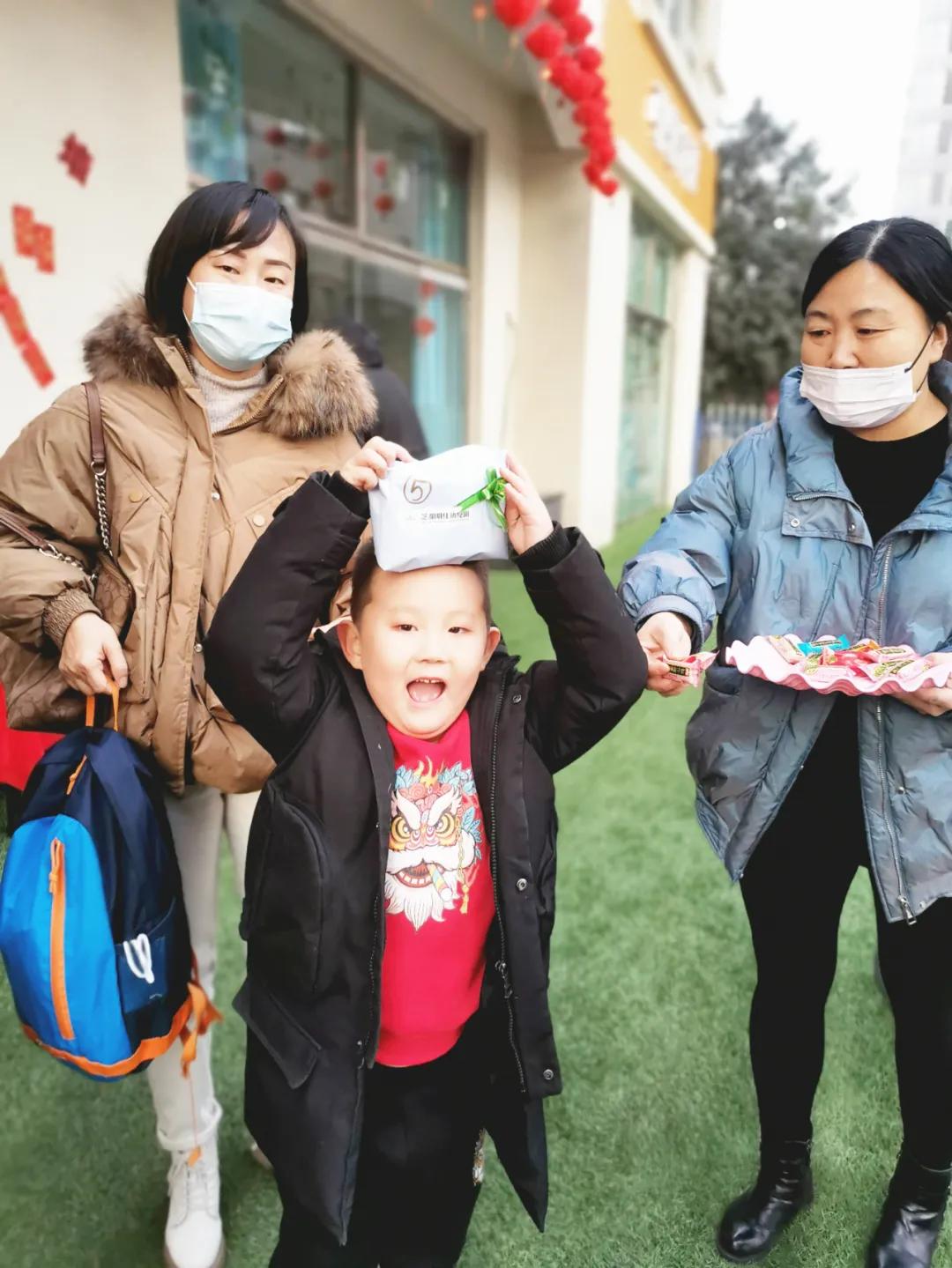 “福娃闹新春,虎年乐淘淘”——未来时光芝澜明仕幼儿园元旦活动