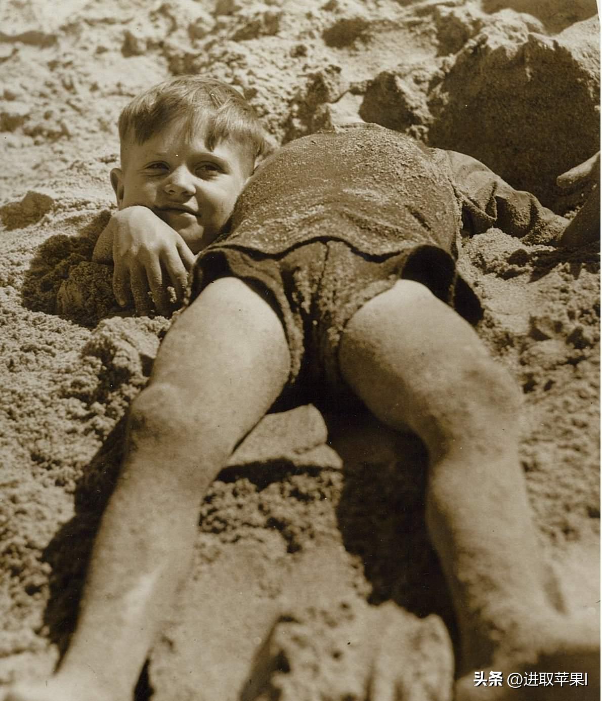 惊!日军日记曝光,*安妇慰**不顺从,日军竟用*刀刺**插入她的*体下**!