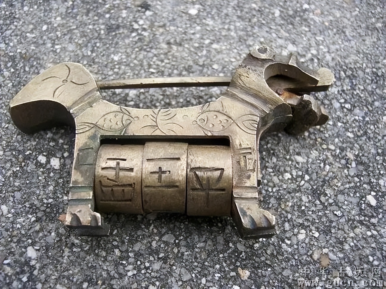 明清时期的各种铜铁锁,手工精致古代金锁