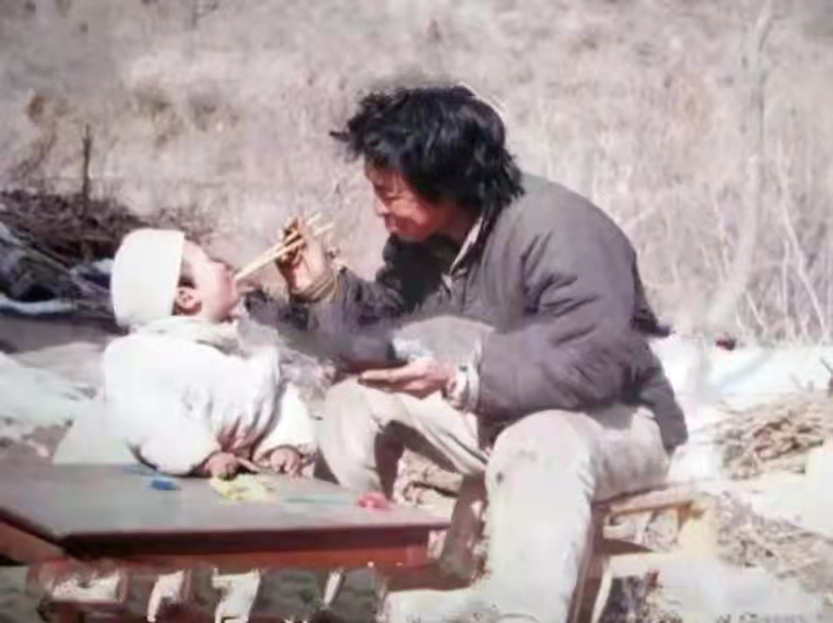 北大学霸王青松携妻隐居山林,隐居深山11年的北大生王青松