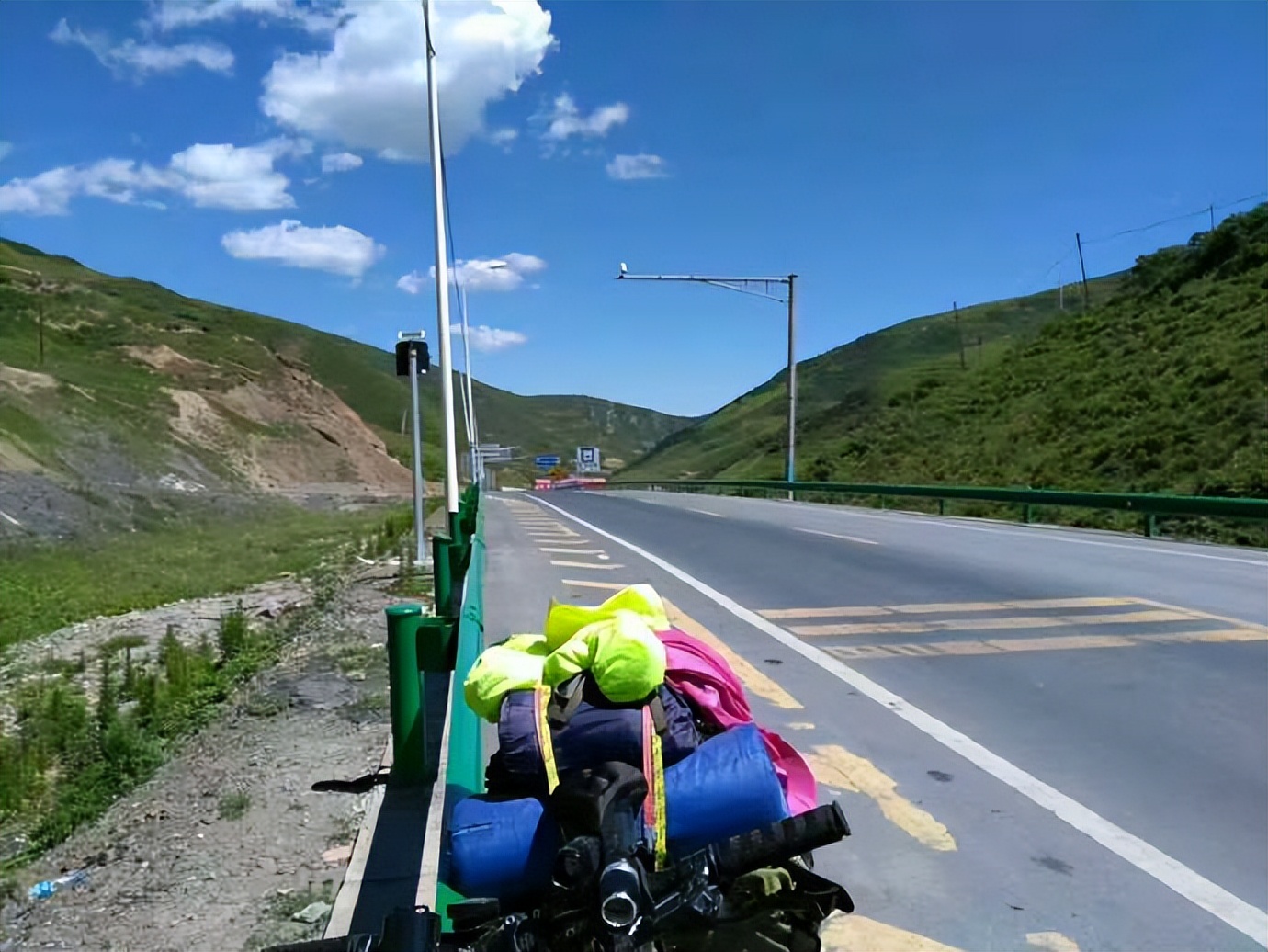 六千里路父与子，一路风尘一路歌---乌鲁木齐到成都骑行日记