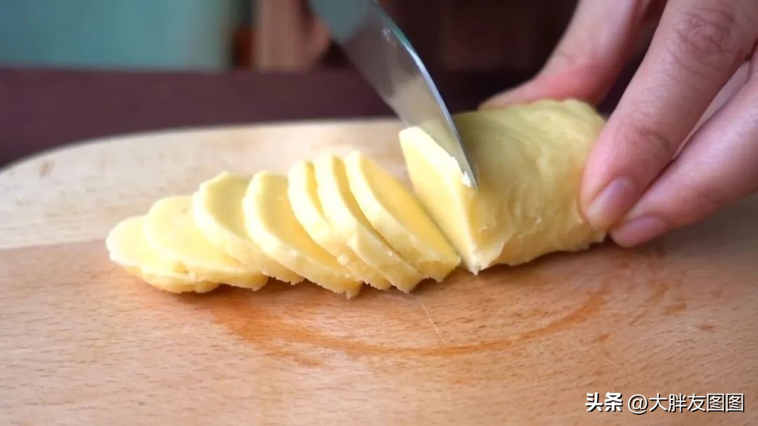酥皮奶油泡芙的做法烤箱,做泡芙酥皮的手法练习视频