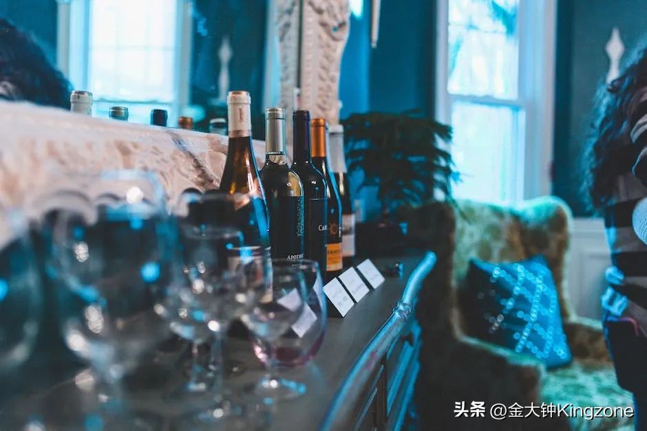 各式奢侈品破天荒地降价务必捡漏,限量版奢侈品值得买吗