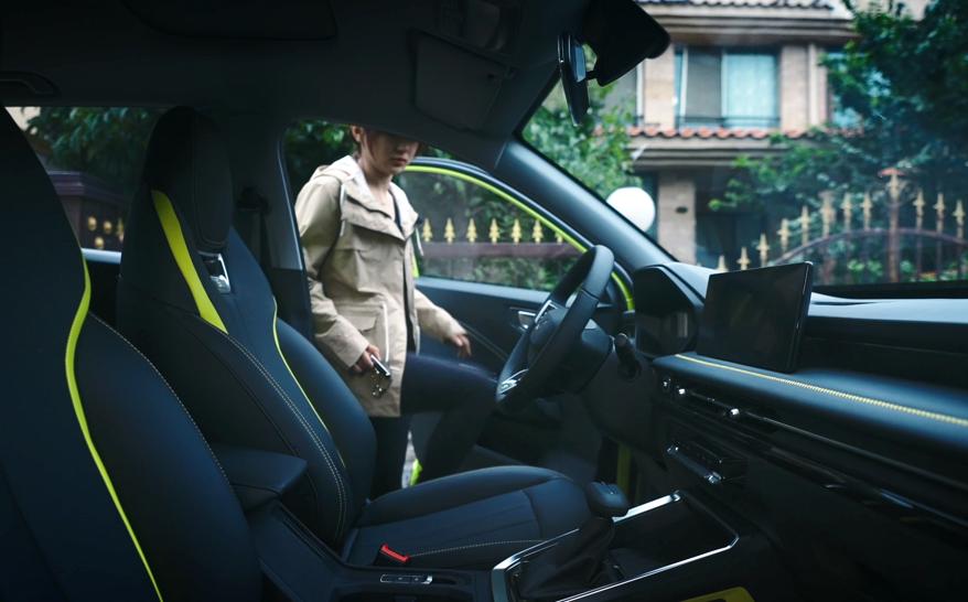 国产小型suv五菱星驰怎么样,五菱星驰suv适合什么阶段人开