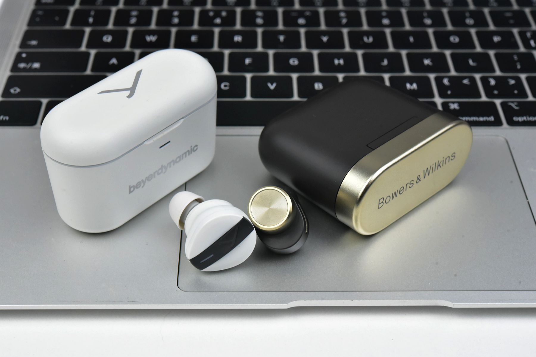 b&w耳机pi7测评,b&wpi7耳机测评