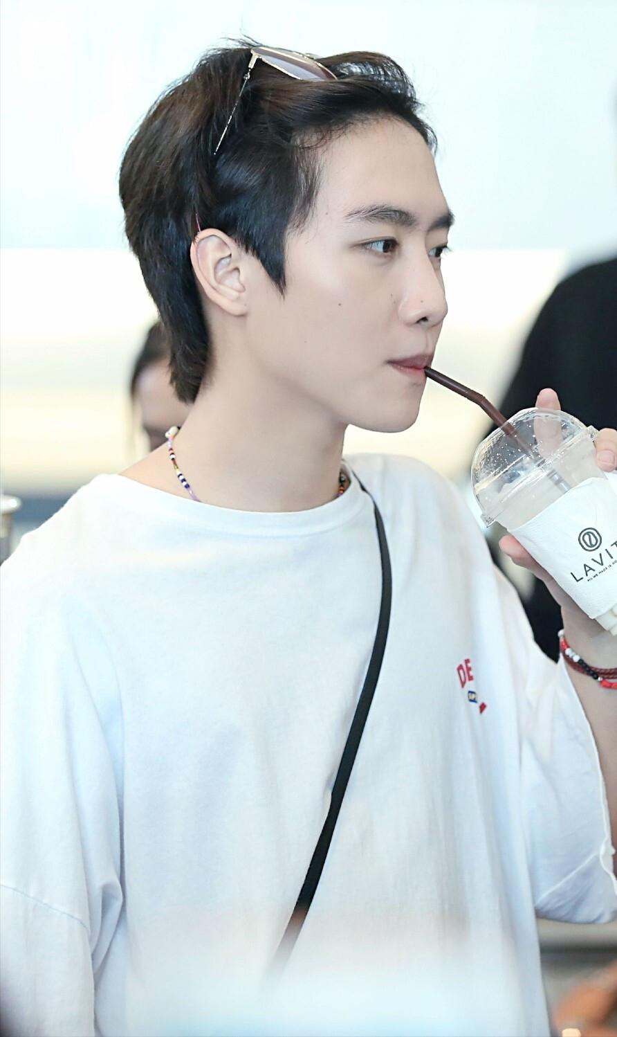 他泰一眼万年的外观2:南农的酒窝,呆的喉结,普明的耳边痣