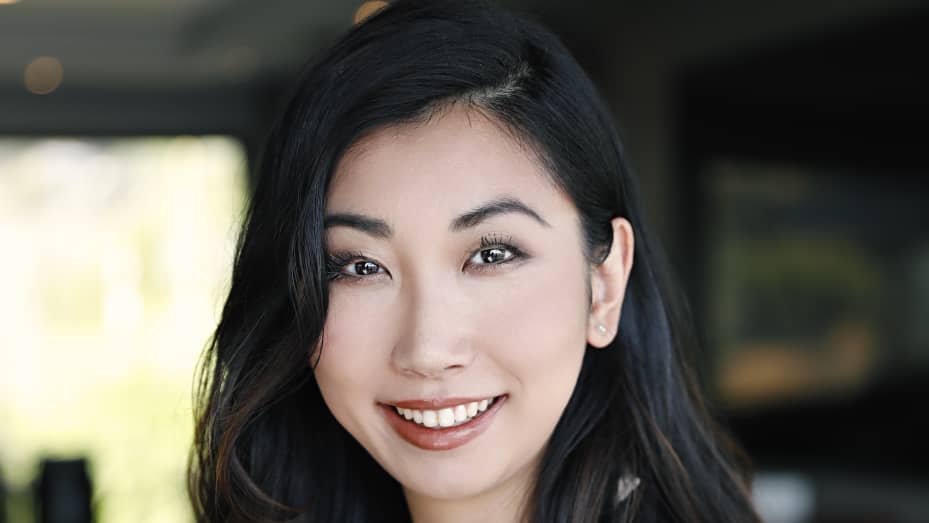 最优秀的企业家谈创业,一个企业家说现在的年轻人创业