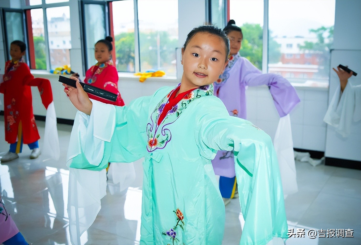 让京剧走进课堂！通化市通钢第二小学创新课后服务形式，开展一系列普及京剧教育活动