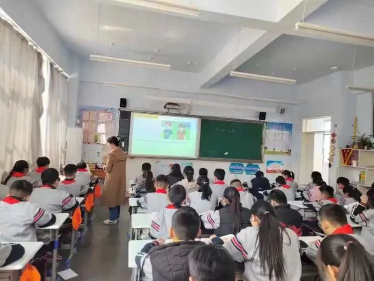 教联体开展小学英语教研活动,小学英语老师教研课活动简讯
