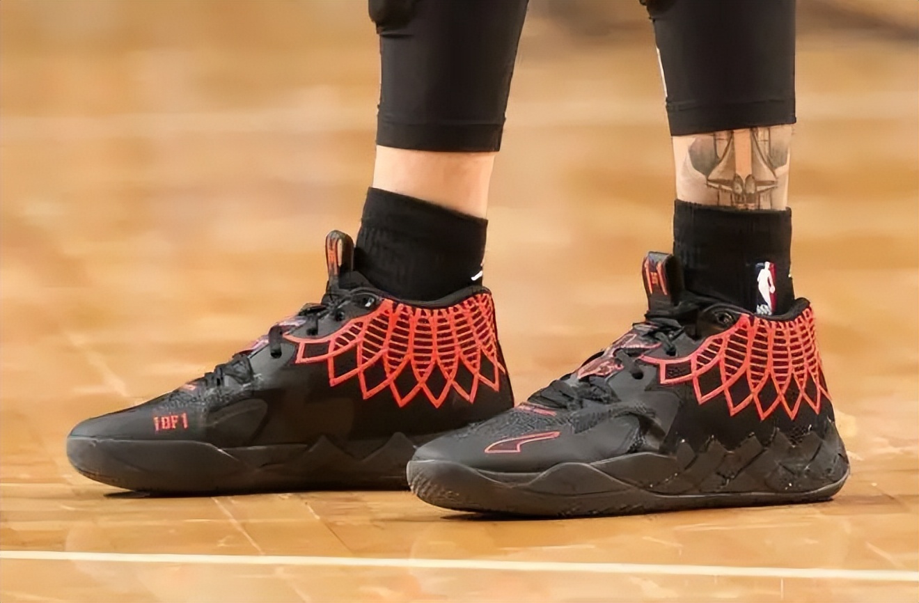 球鞋故事分享黑红,球鞋的故事