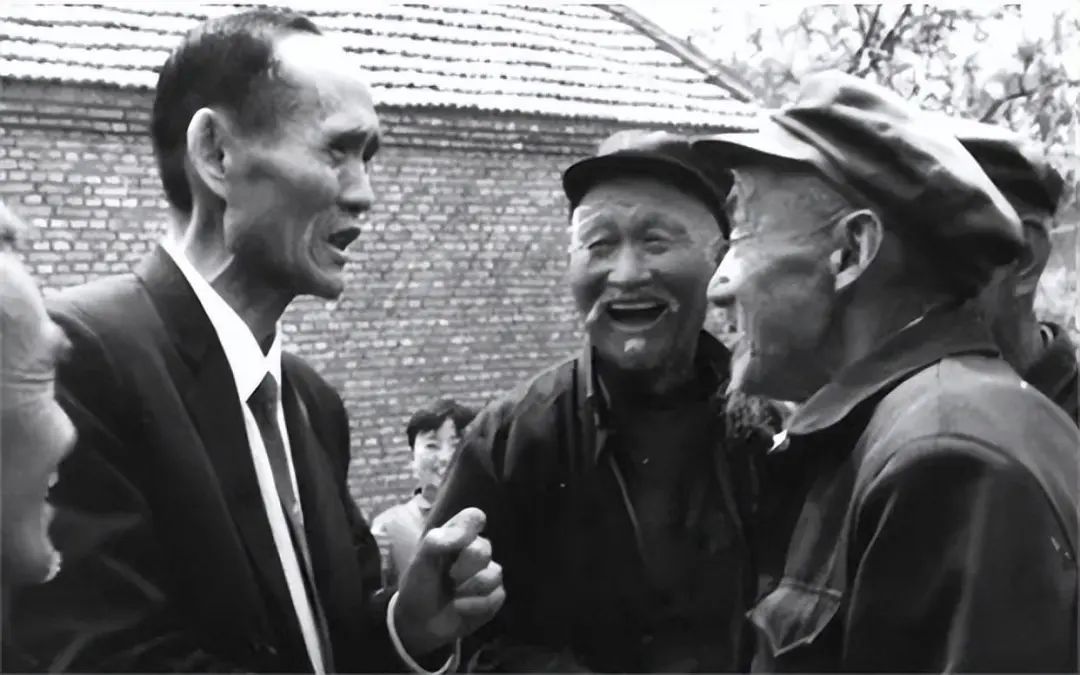 30年前台湾老兵回乡,台湾老兵与妻子分别45年团聚