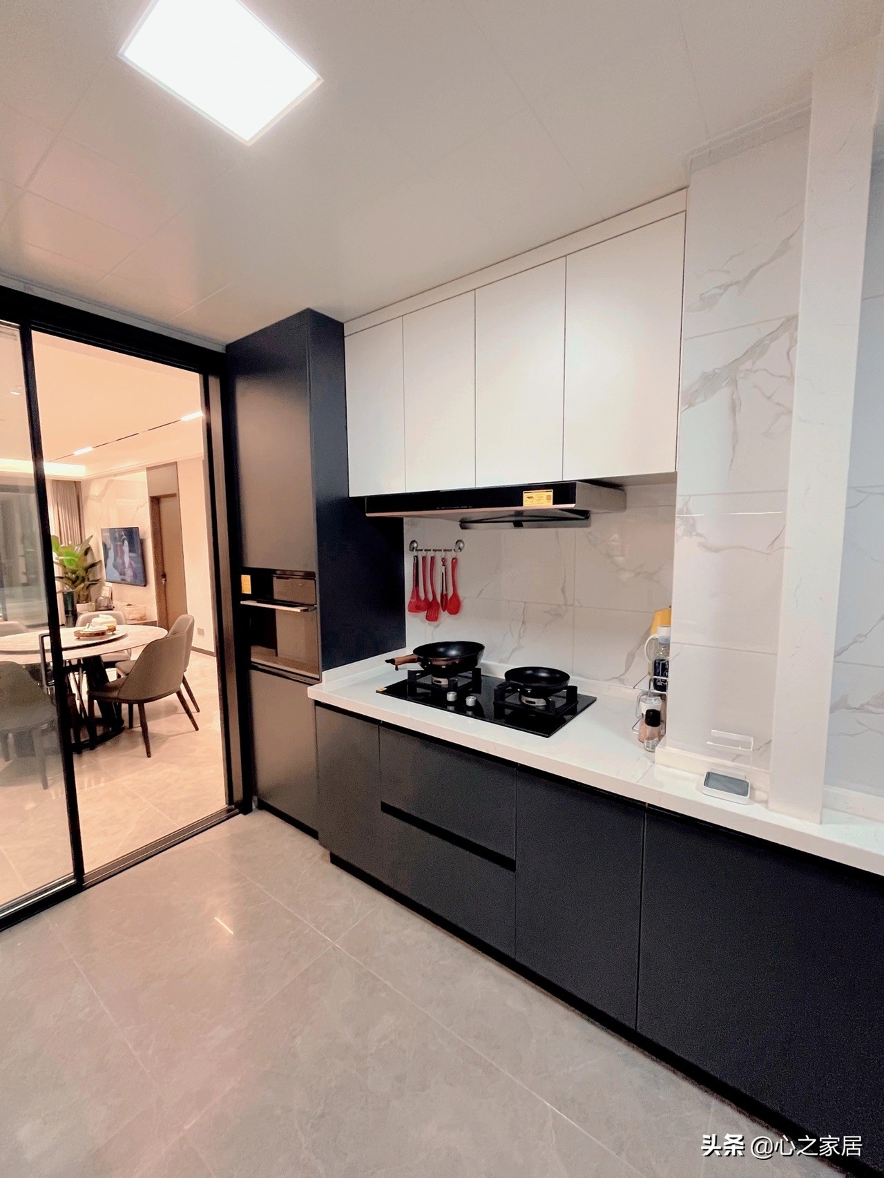 130平四室两厅二卫的客厅,130平米大四居