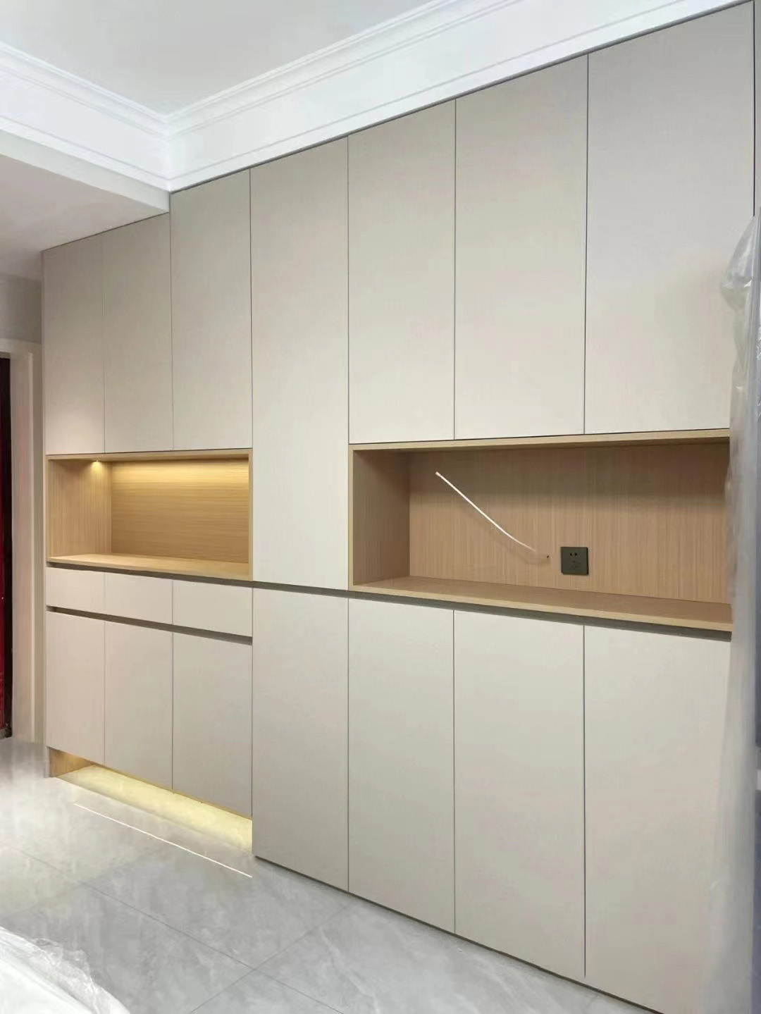 简约风鞋柜酒柜冰箱组合一体柜,简约酒柜和鞋柜加客厅隔断柜图片