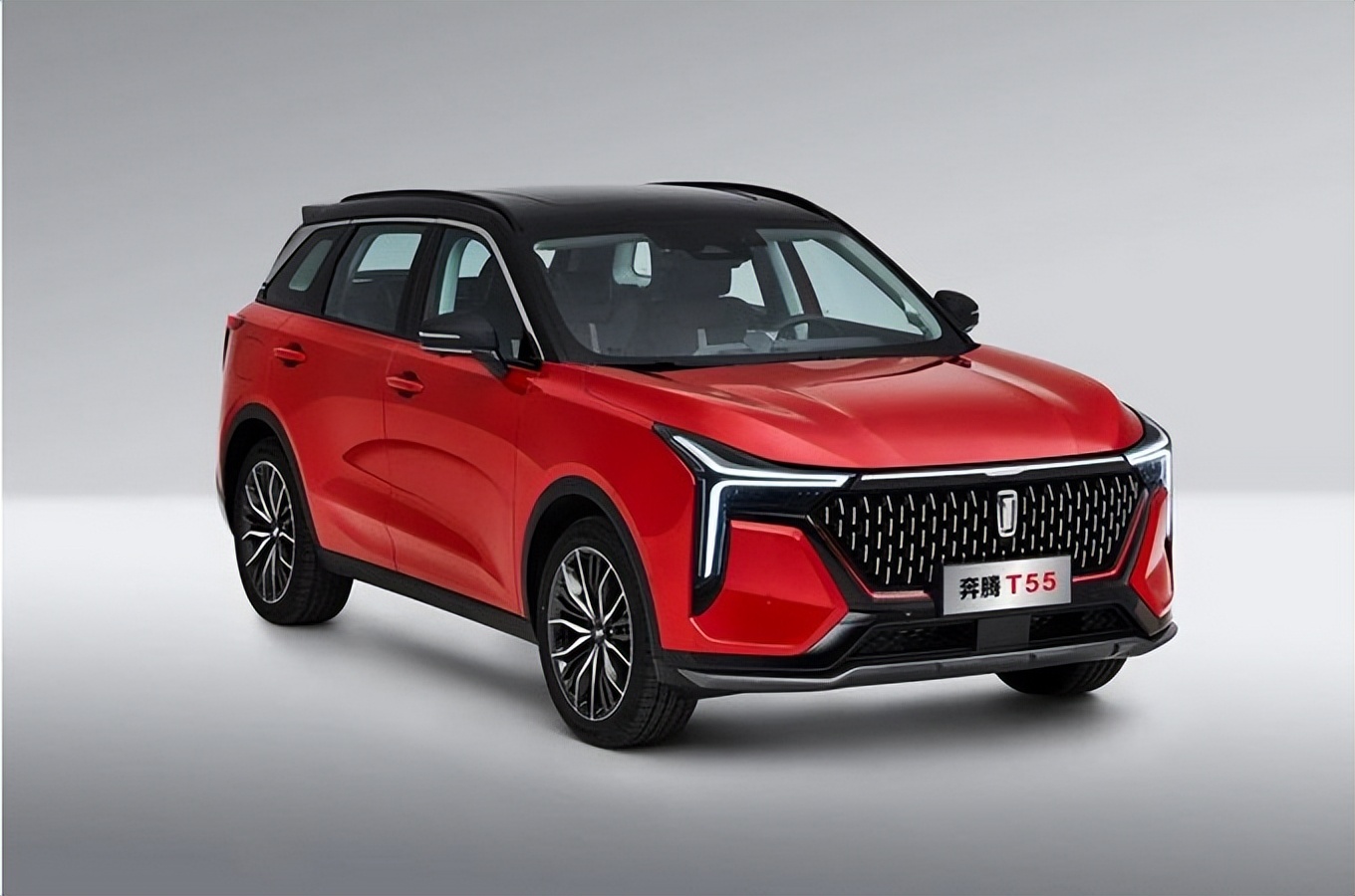 奔腾t55和长安cs55plus哪个好,奔腾t55车8万5千贵吗