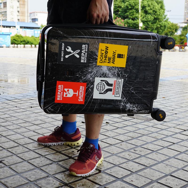 地平线八号行李箱周杰伦代言的吗,地平线行李箱周董