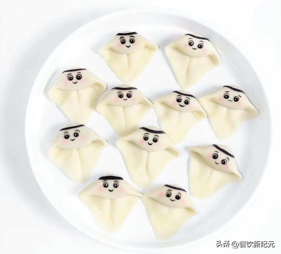 重庆女子做“世界杯饺子”走红，3万人点赞，网友：高手在民间