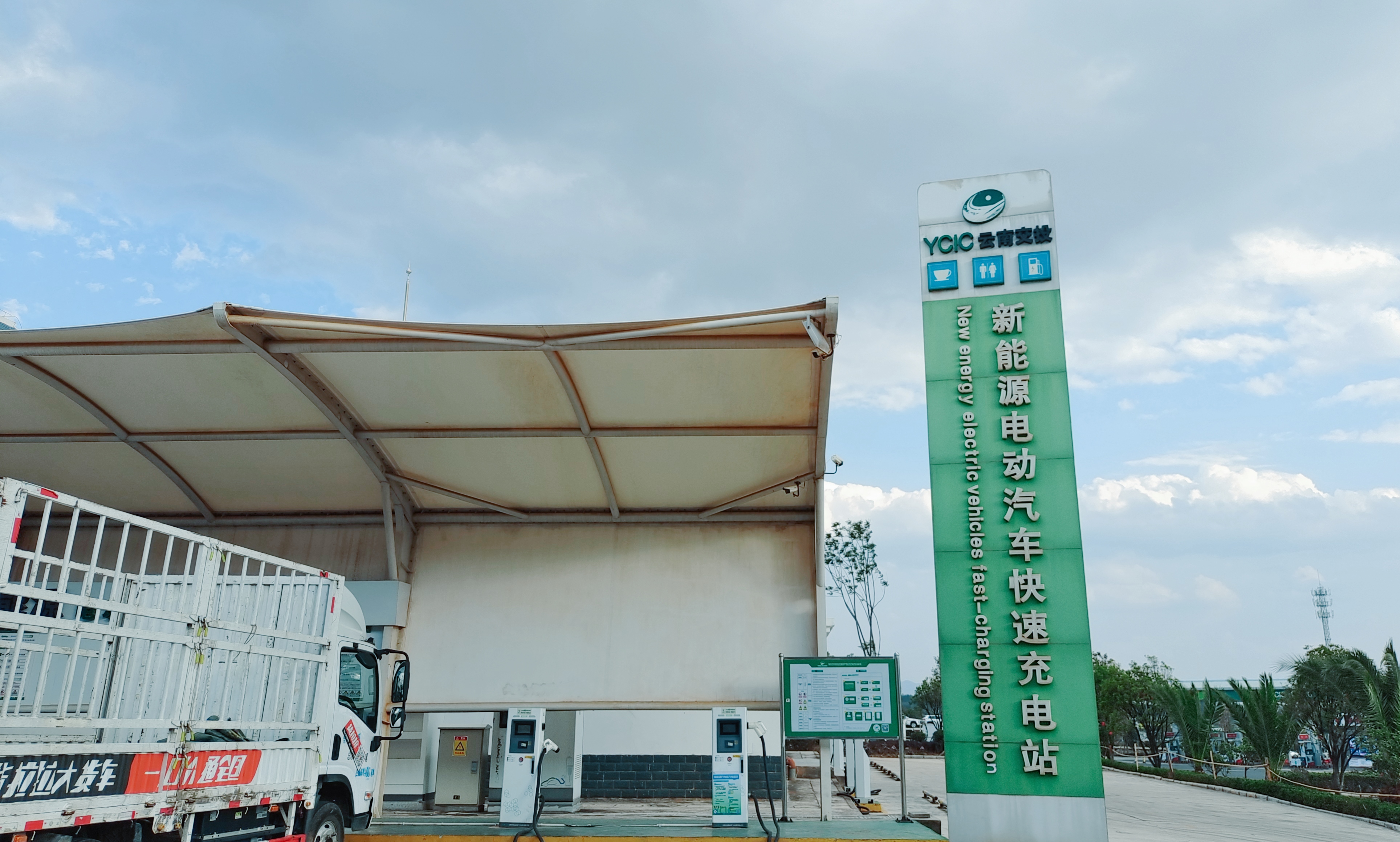 第一批绿牌车已经过了8年质保期，看到换电池的价格，还愿意买吗