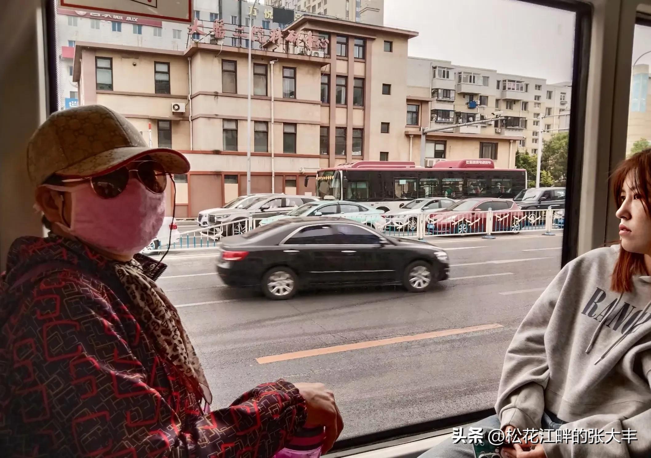 为老年人做的暖心小事,为老人做的贴心实事有哪些