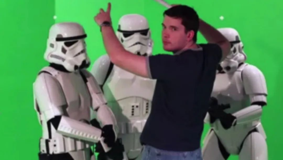 加拿大青年网恋美艳女郎神秘失踪,竟落入恐怖片导演的圈套