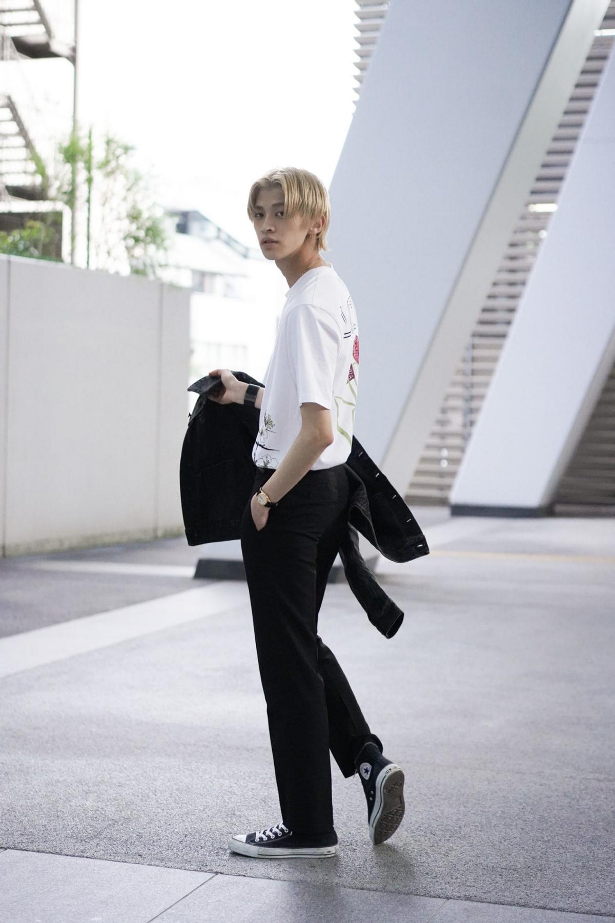 短袖大白t怎么穿搭配好看,短袖白t内搭怎么穿好看