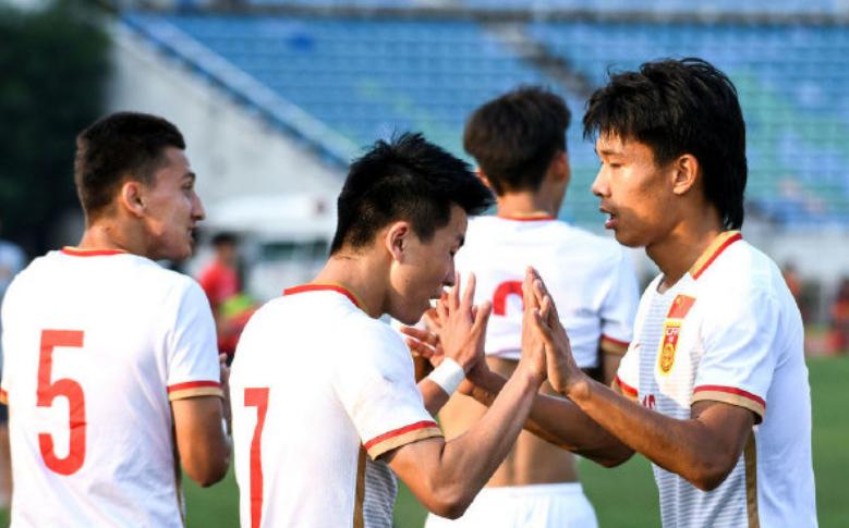 亚洲足球夺冠,鱼腩球队夺冠