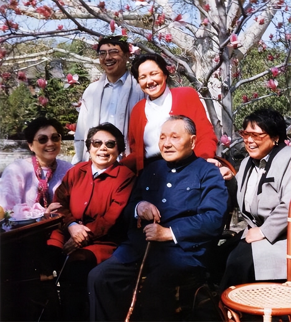 1997年重庆脱离四川成为直辖市，*小平邓**：这是关乎千秋万代的大事