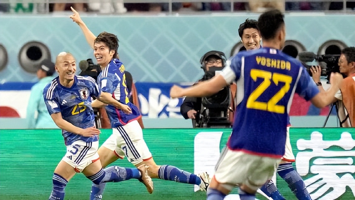 日本足球又牛了一把！三笘薫力压哈兰德，被评英超最物超所值球员