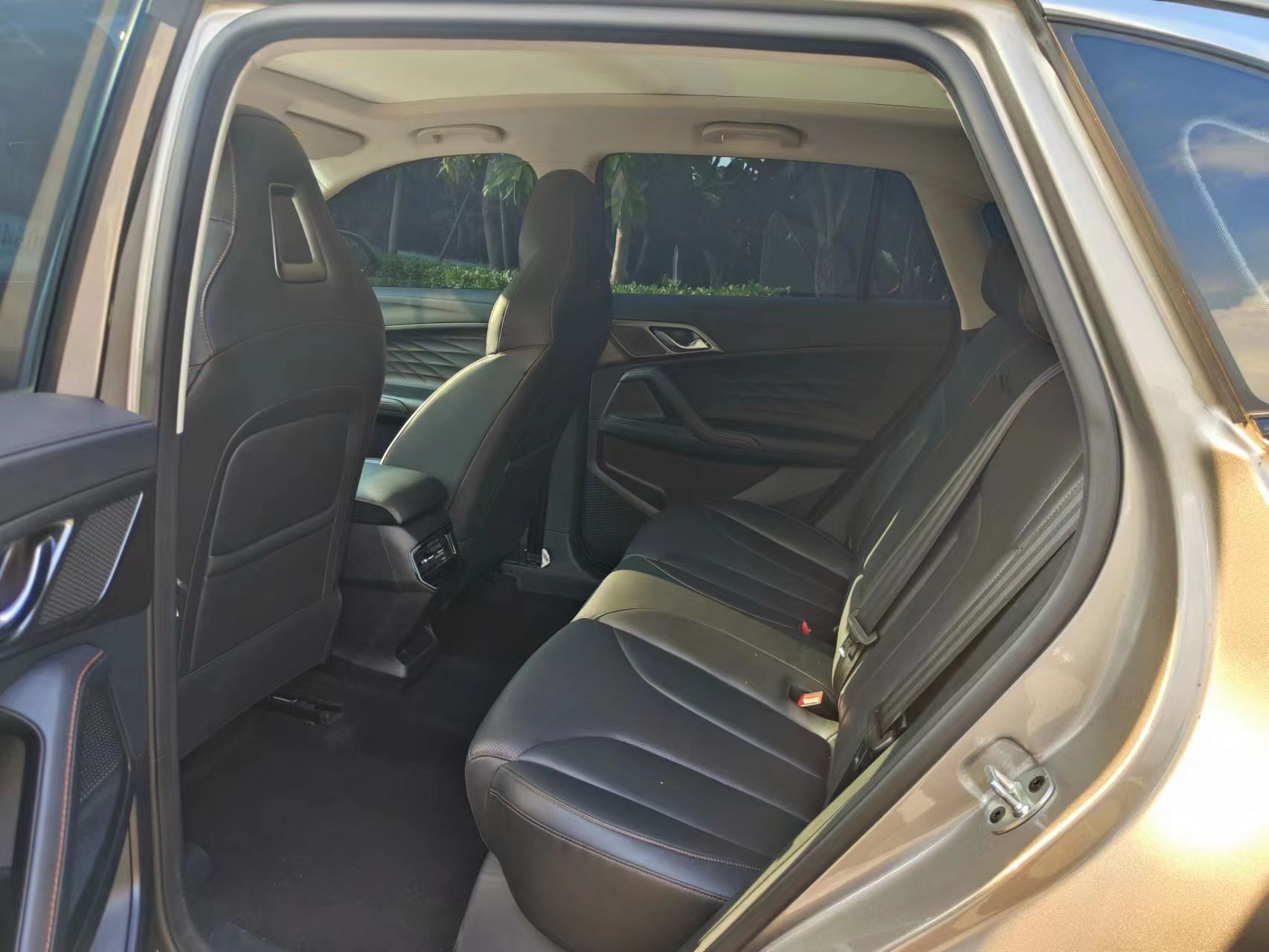 荣威erx5纯电高速120迈试驾视频,开着比燃油版舒服测试荣威erx5