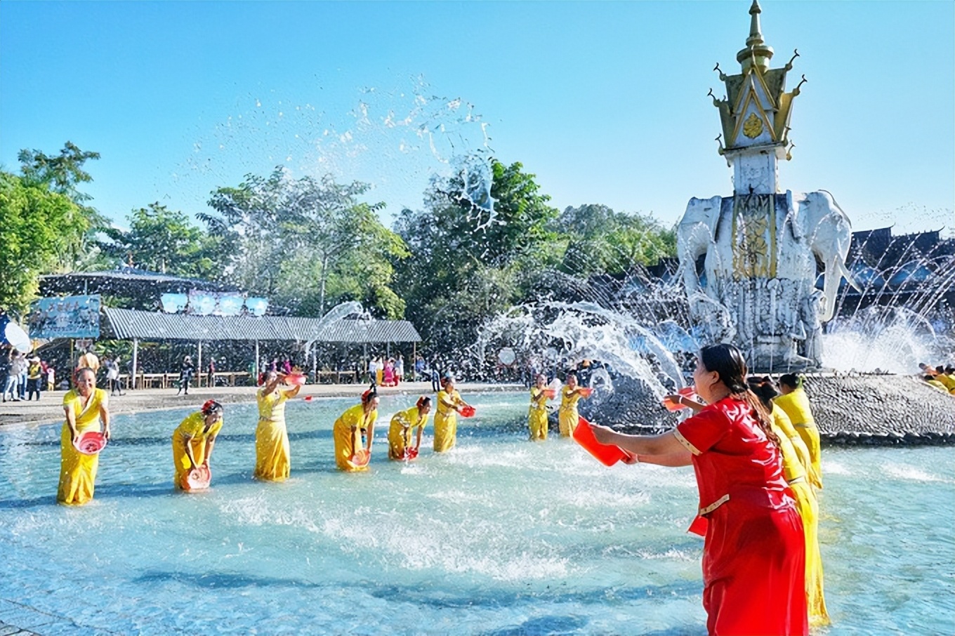 去云南旅游要多少钱跟团，玩五天报团大概多少钱，分享省钱攻略！