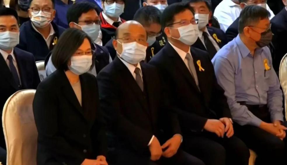 7.10消息：蔡英文只剩“投降”一条路可走