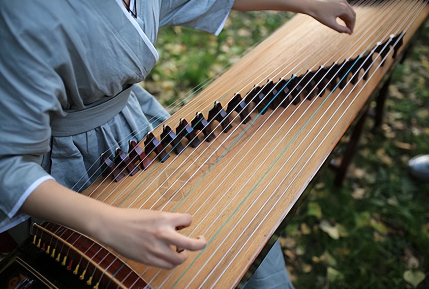 最优秀的八首诗,十首震撼人心的史诗音乐