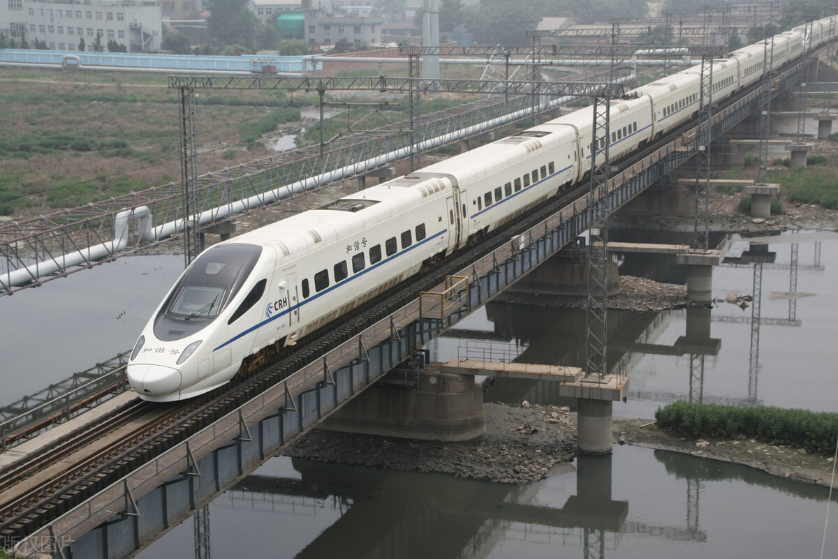 经济转型的深度解析,经济结构趋势和数字化转型