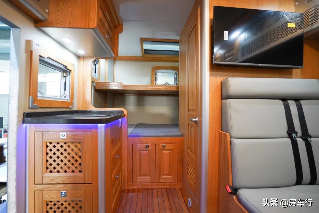 价格低的b级越野房车,顶级超重型越野房车蓝牌