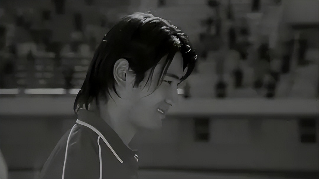 少林足球星爷真的挨棍了吗,周星驰的少林足球为什么看不了