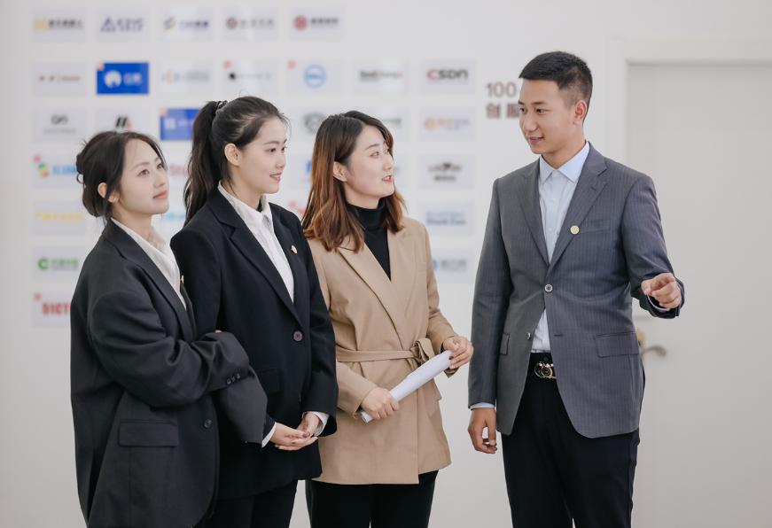 文理科10大“高薪”专业出炉,上榜专业不容小觑,吸金指数五颗星