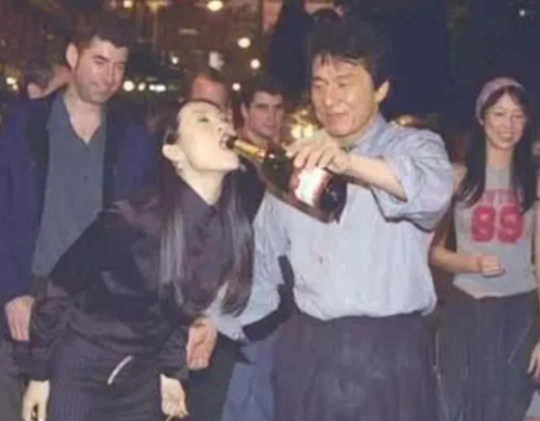 卓伟最近公布的消息,卓伟现在还在爆料吗