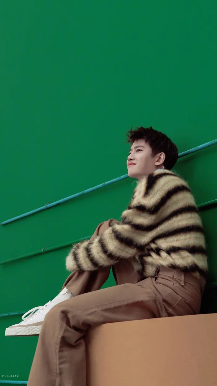 爱豆表格图任嘉伦,任嘉伦头像帅气高清粉色