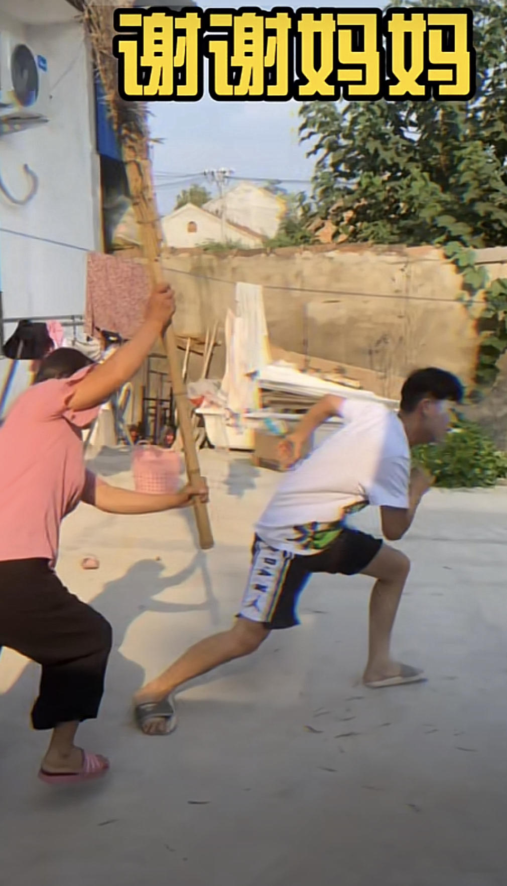 农村小伙打耳光视频,农村小伙被妈妈打