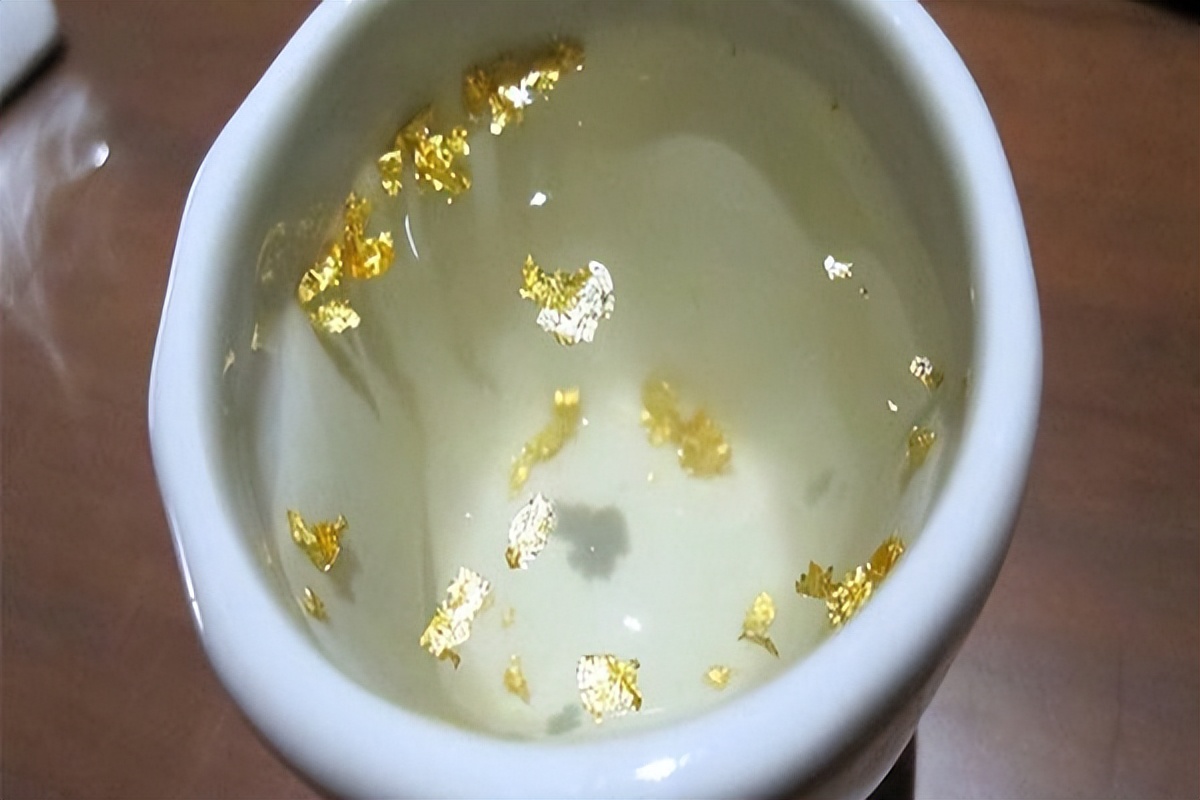 白酒中加金箔有什么用,白酒里的金箔纸能喝吗