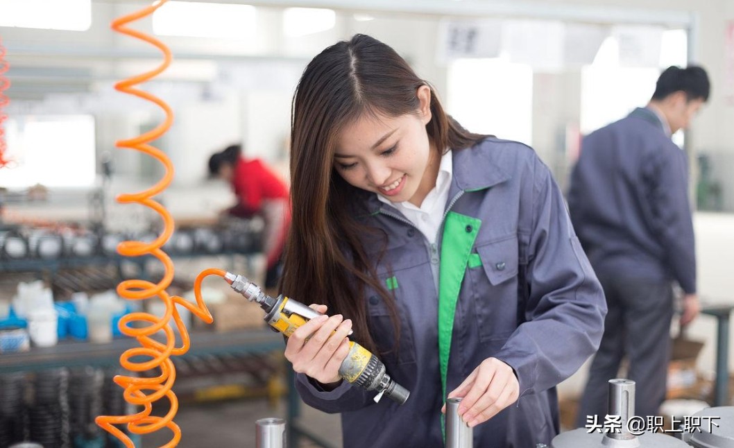 本科绿牌就业前景,2023年大学生就业绿牌专业排行榜