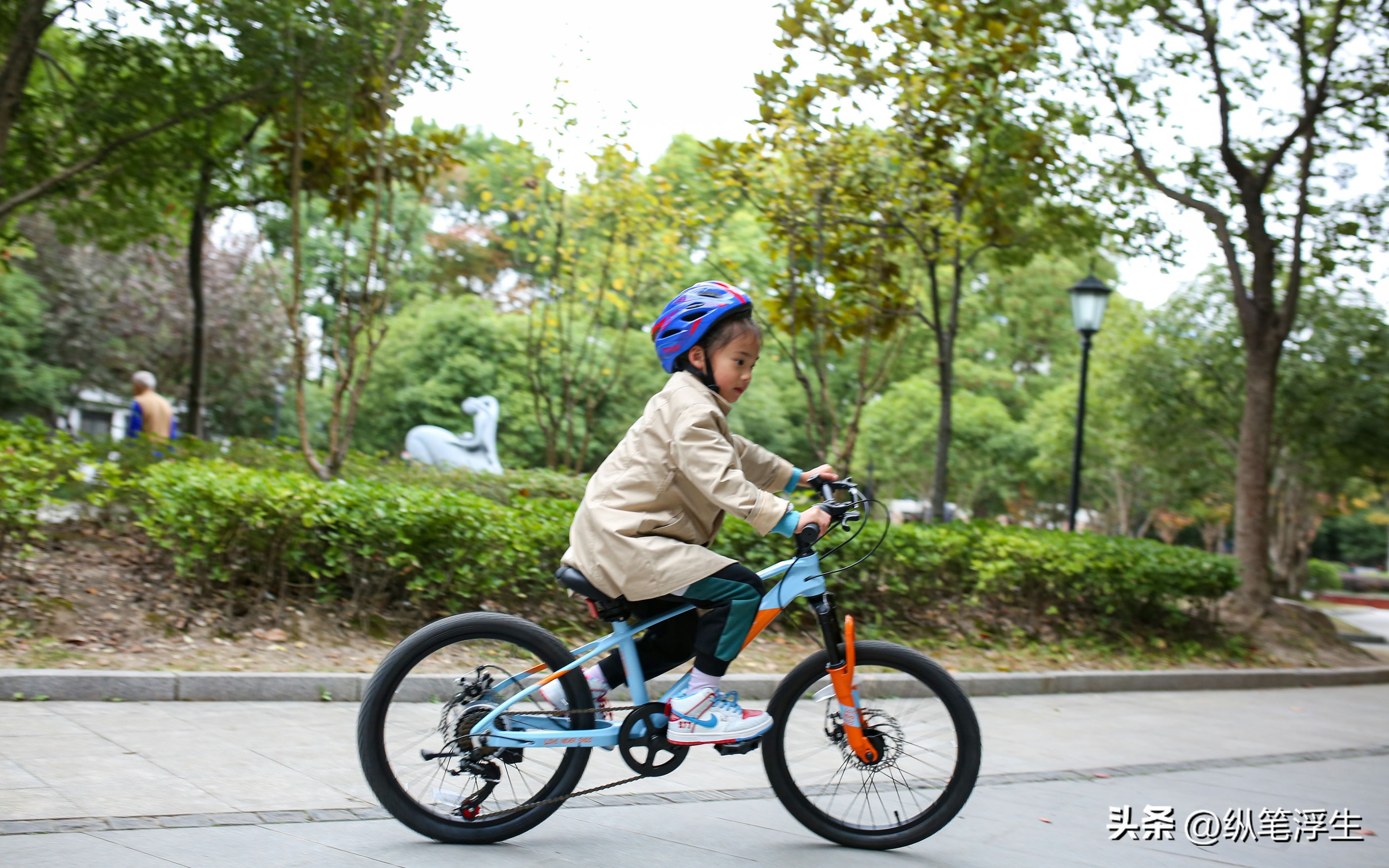 可以让小孩玩的越野车,柒小佰儿童变速山地自行车测评